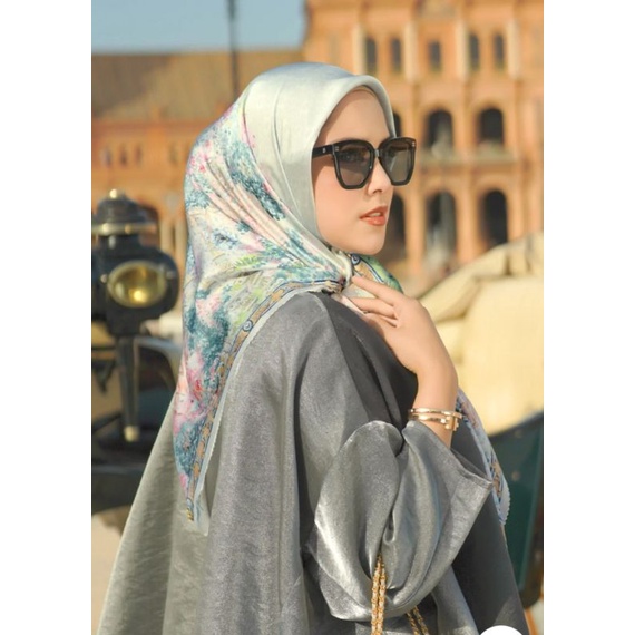 Buttonscarves The Sevilla Series Blanco