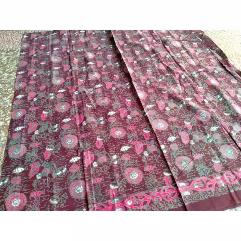 kain batik solo motif bunga warna dasar merah
