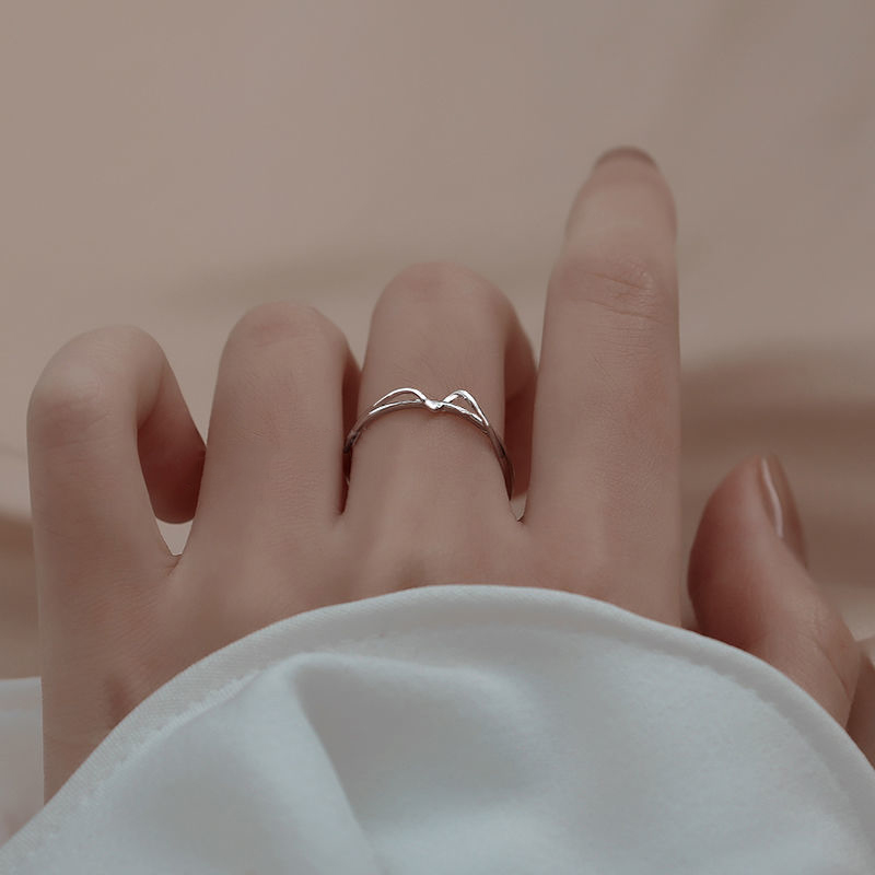 Simple and Beautiful Twisted Ring Student Summer Jewelry