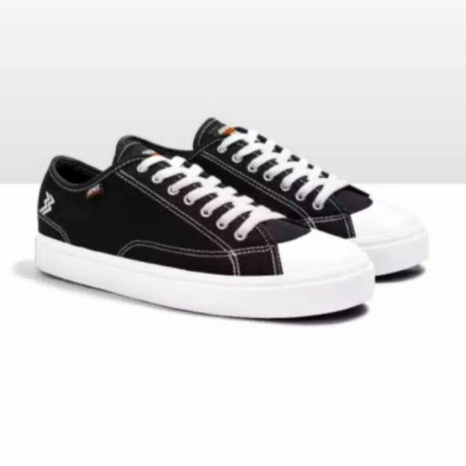 Sepatu Geoff Max Timeless Low Black White STZ|Sepatu pria