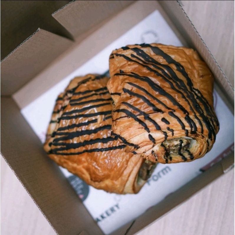 

Banana chocolate croissant
