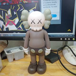  Boneka kaws  Kaws  Uniqlo x Kaws  Shopee Indonesia