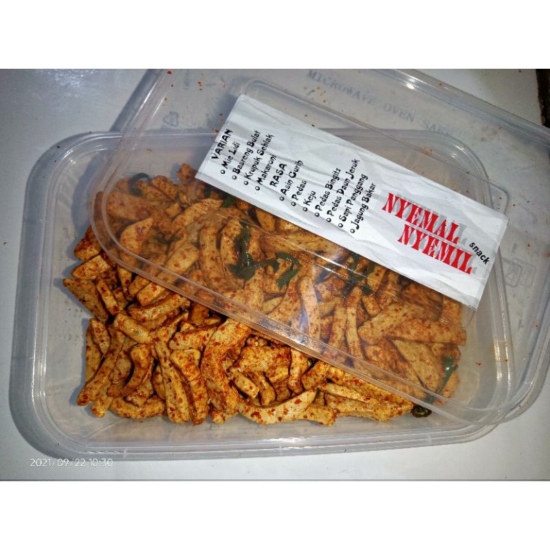 

BASRENG PANJANG 100GRAM PEDAS DAUN JERUK KEMASAN BOX