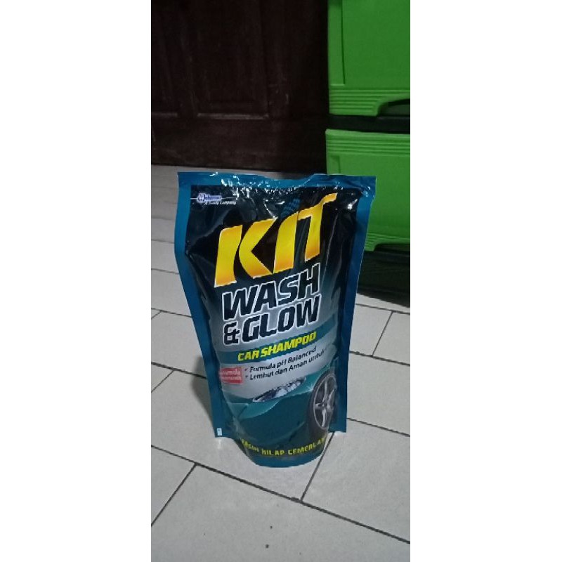Sabun/ Shampoo Mobil KIT Wash & Glow 800ml