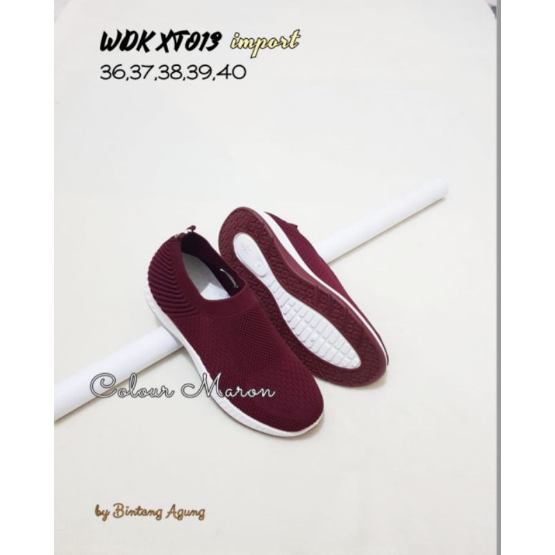 SEPATU KARET EMPUK IMPORT WDK XT013