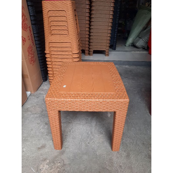Meja plastik motif rotan/Meja kopi/Meja plastik/meja teras Tabitha