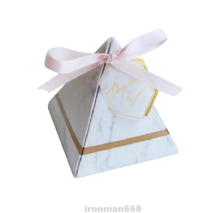 

CANDY BOX TRIANGULAR SHAPE WEDDING PARTY GIFT EXQUISITE RIBBON FGBV61352