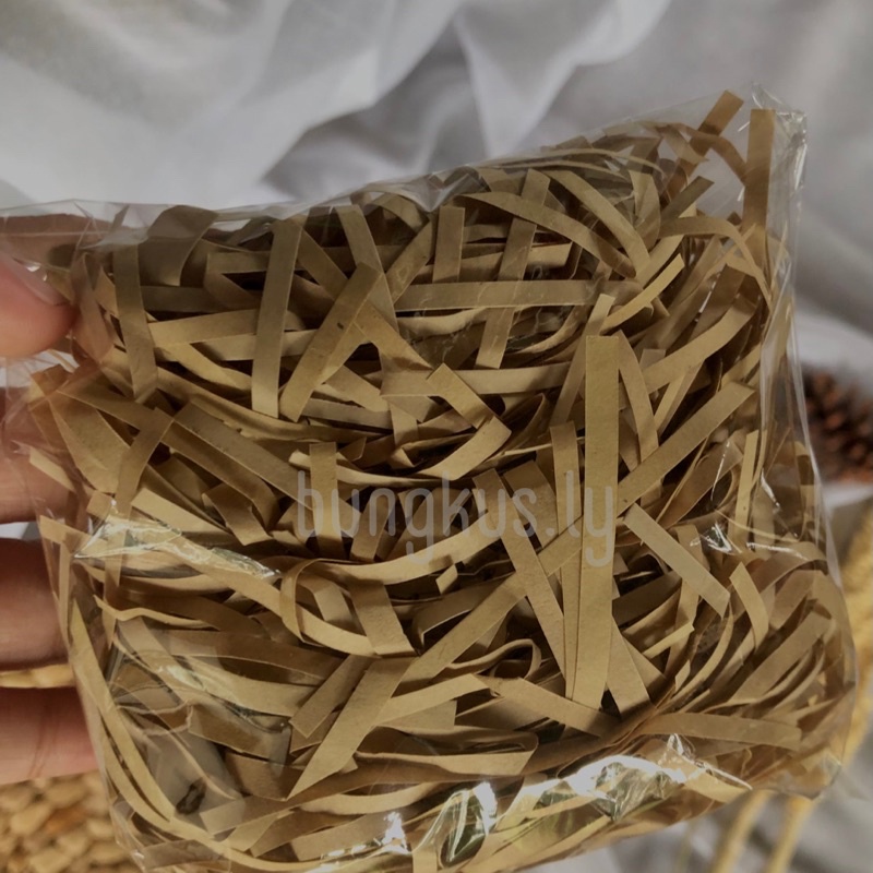 

Kertas Cacah Kertas Serut Kertas Suwir Shredded Paper Tambahan Packing Hampers