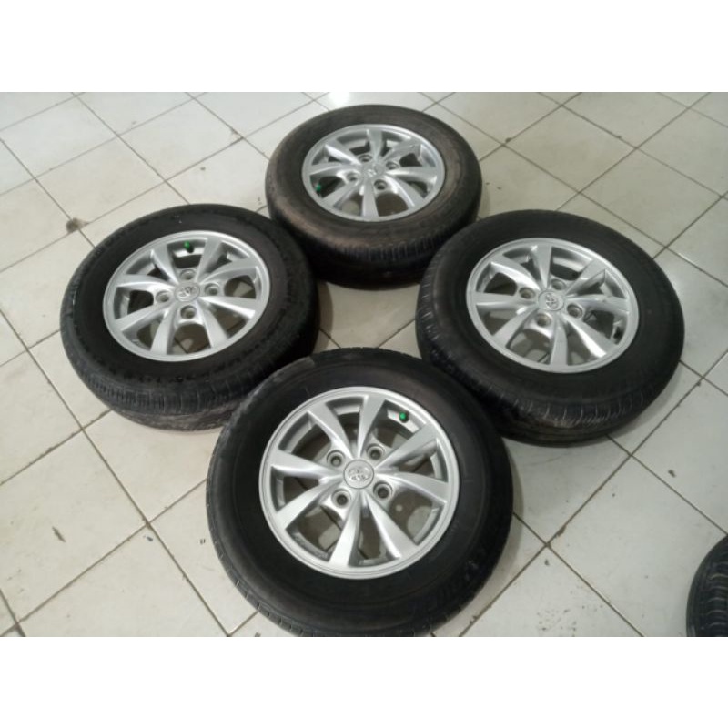 Velg Mobil Second Avanza Ring 14 H4x114 + Ban 185 70 r14