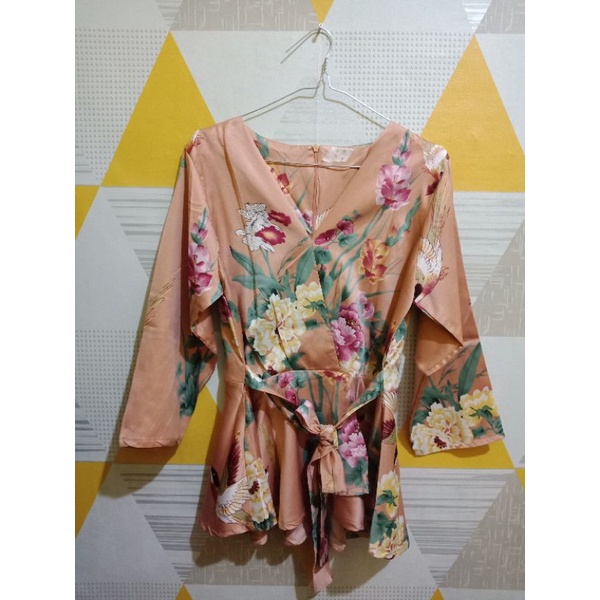 PRELOVED BLOUSE KIMONO SATIN BUNGA BUNGA REALPICT
