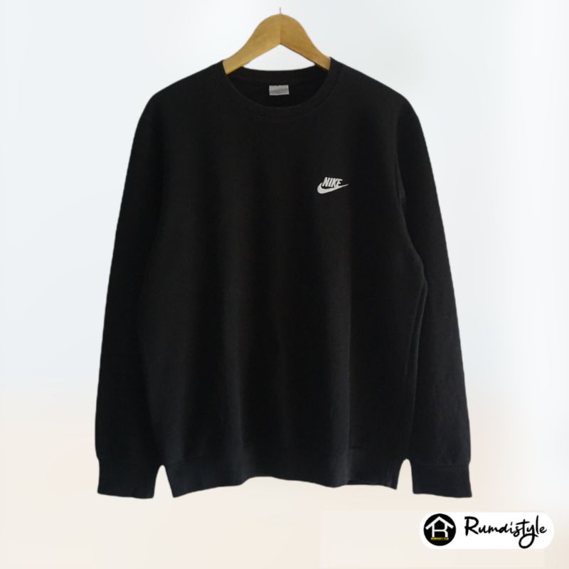 crewneck nike small logo