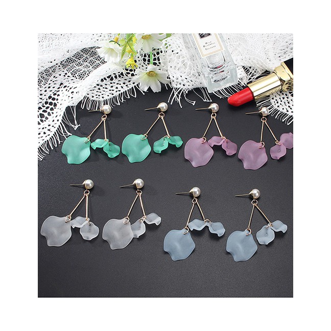 LRC Anting Tusuk Fashion Petal Shape Decorated Earrings