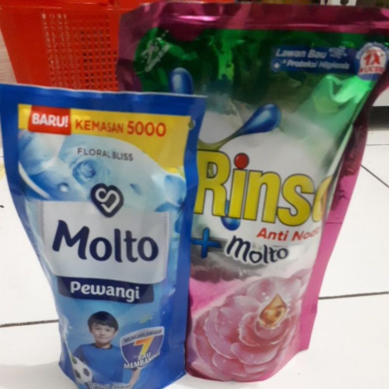 Rinso Cair molto 770 ml +molto pewangi 280 ml