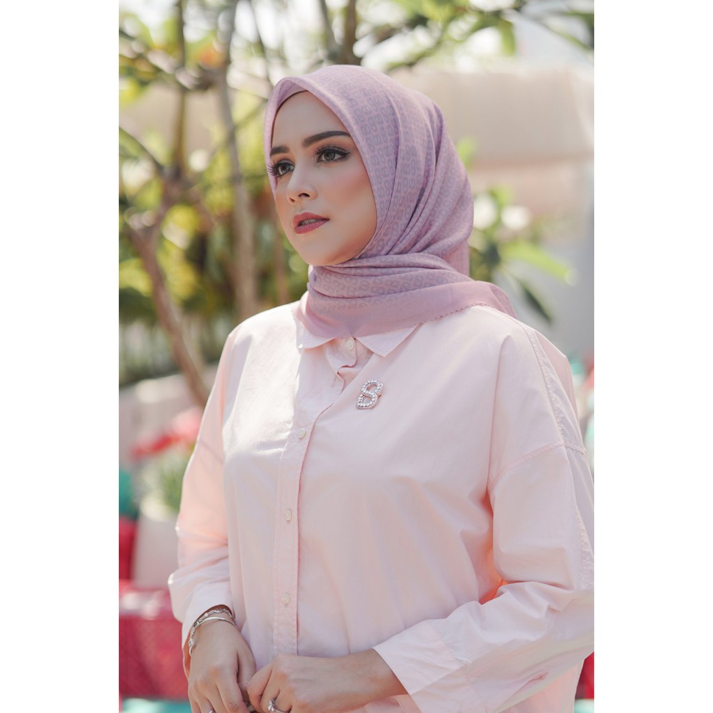 Buttonscarves The Tapis Square - Tea Rose