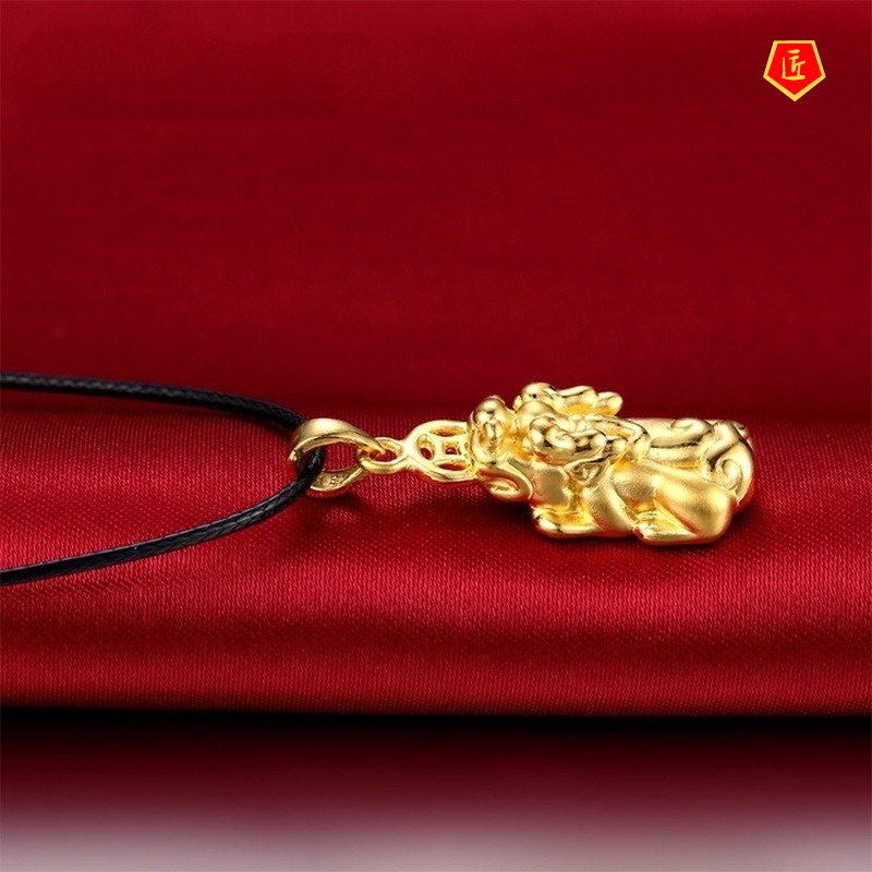 [Ready Stock]Gold Coin Brave Troops Necklace Lucky Pendant