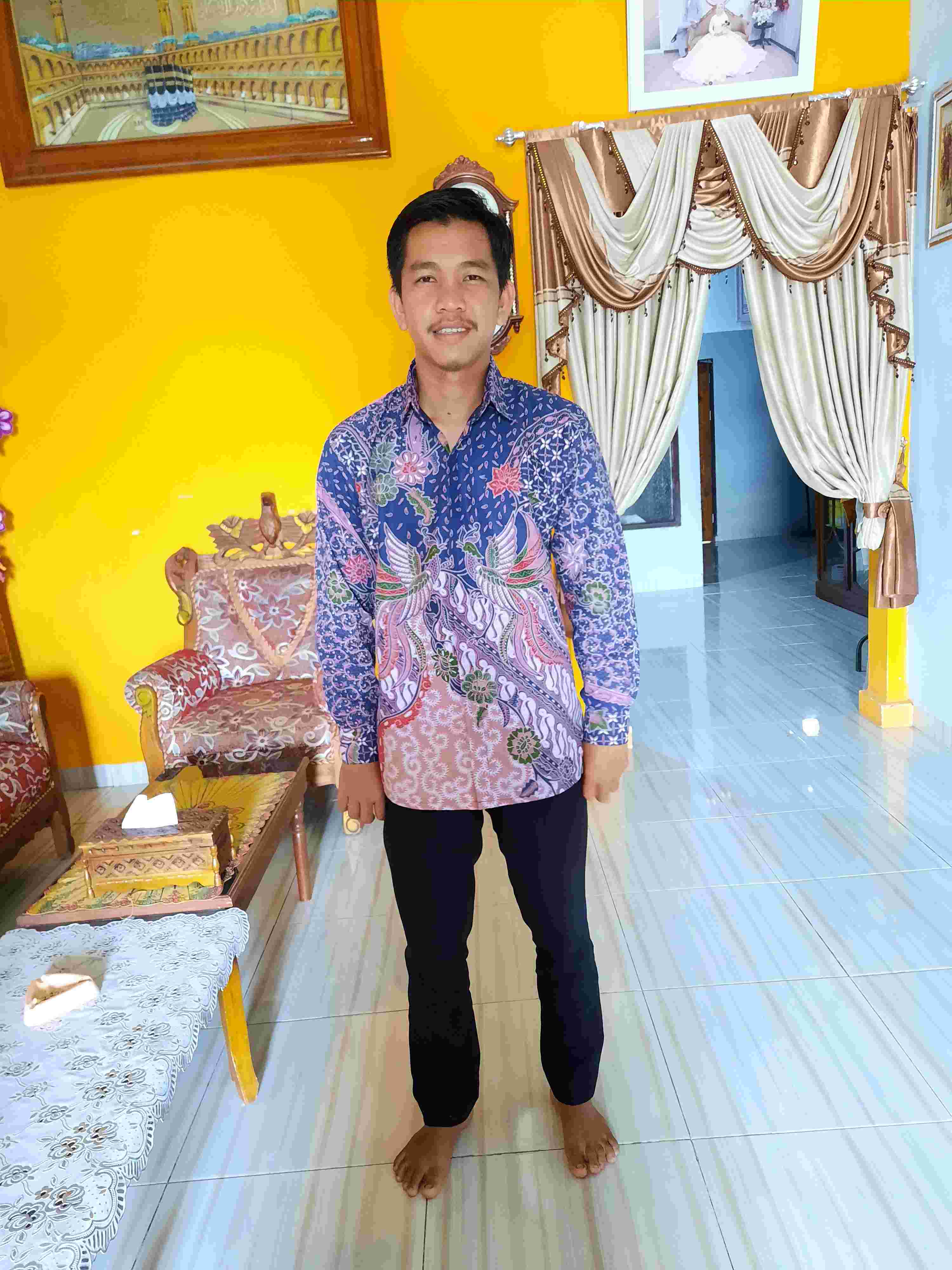 Kemeja Batik Pria Lapis Furing Reguler Fit Katun Peksi Kembar Panjang  Batik Solo