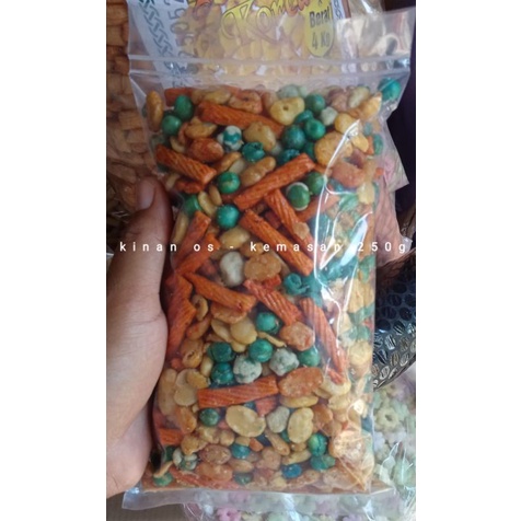 

Kacang Koro Mix Jaipong 250gr