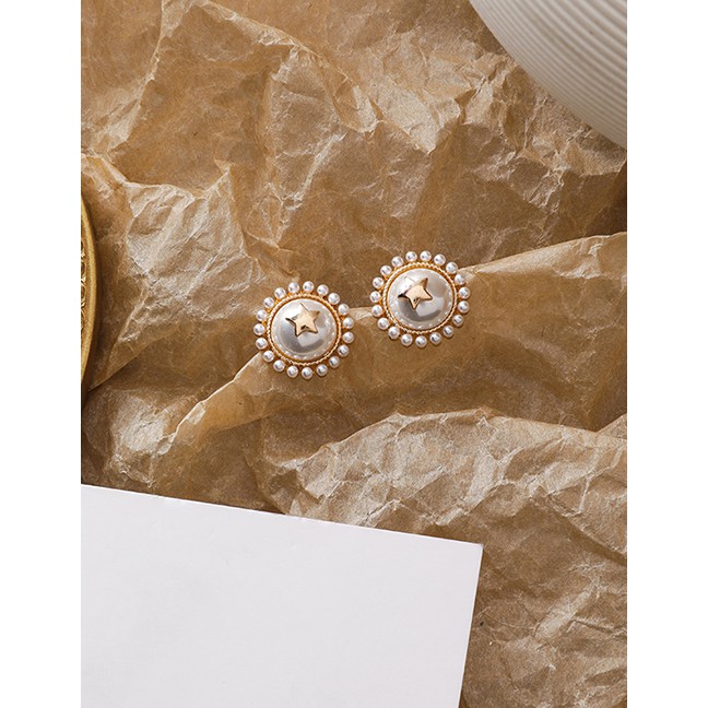 LRC Anting tusuk Fashion Golden Pentagram Round Pearl Stud Earrings D78119