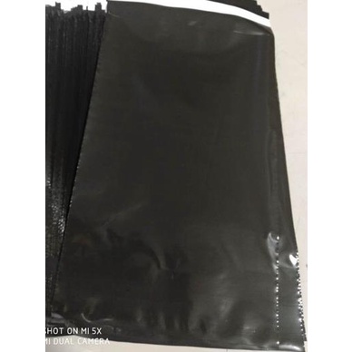

➴ Polymailer hitam glossy uk 30x50 ( 100 lembar ) ❄