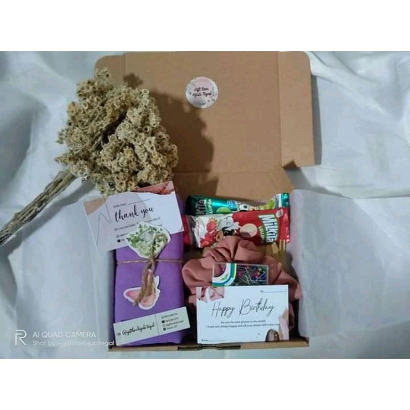 

KADO HAMPERS GIFTBOX WANITA