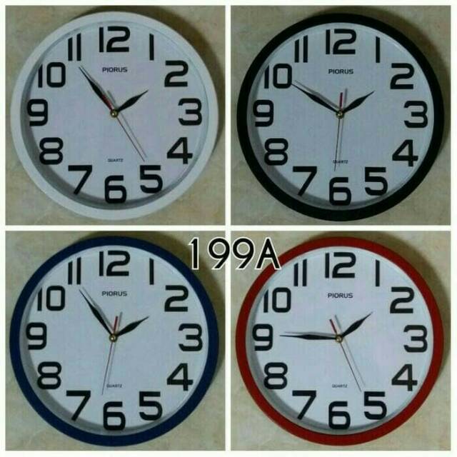 Jam dinding Polo's mumer