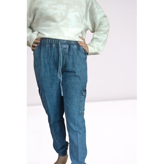 CELANA JOGER LEVIS