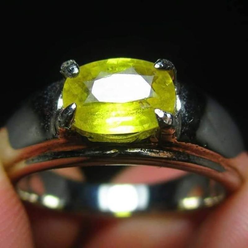 NEW NATURAL YELLOW SAPPHIRE SRILANKA LADIES