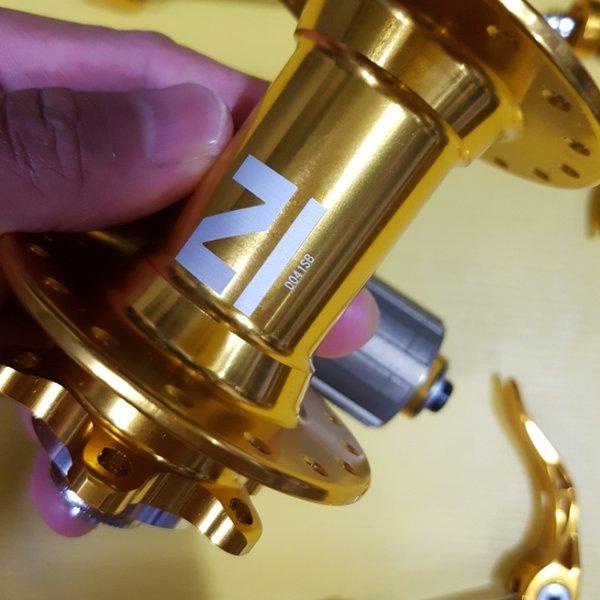 Hub and Freehub Novatec D041Sb-D032Sb Gold