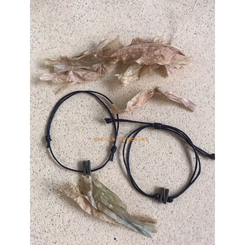 Gelang Inisial HITAM