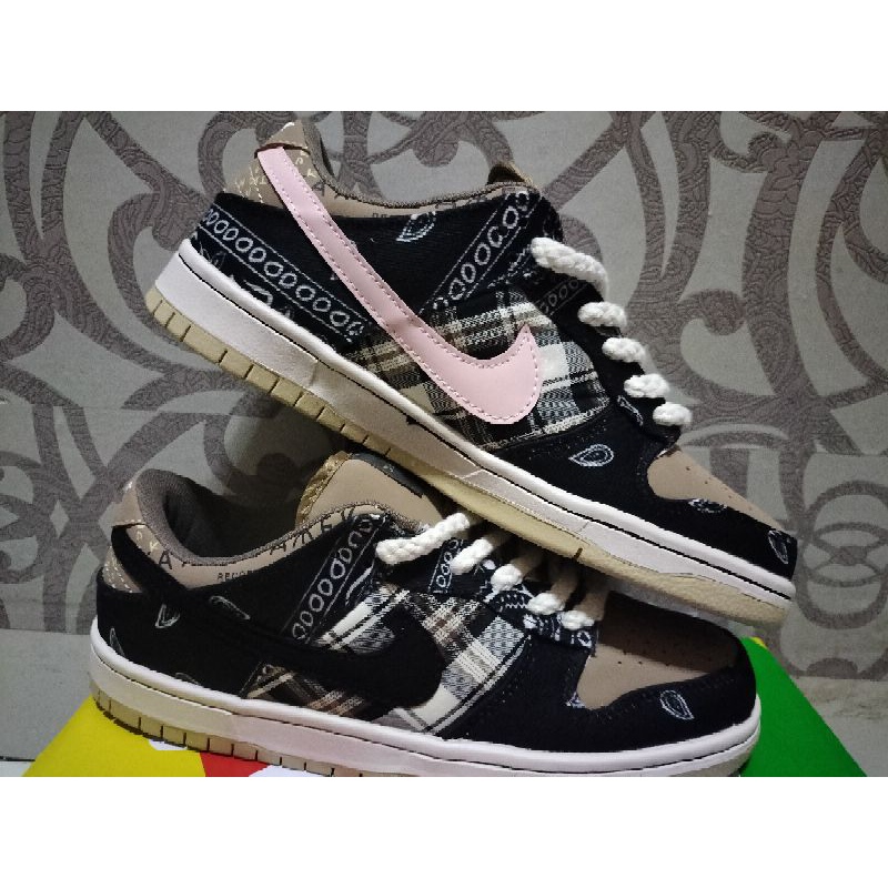 Nike SB Dunk Cactus Jack