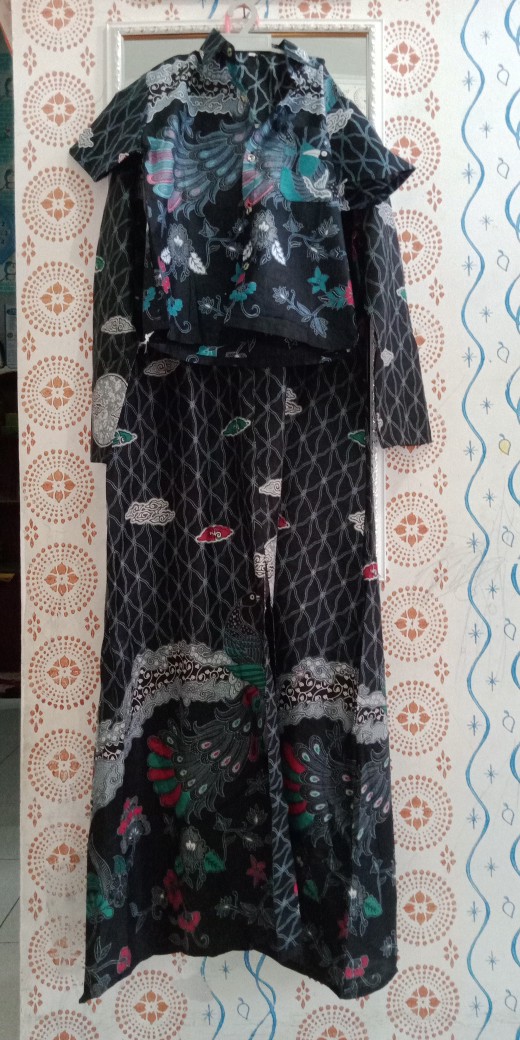 Batik Couple Keluarga Sania Ruffle Ori Ndoro Jowi Dnt Motif Mega Bulan Abu