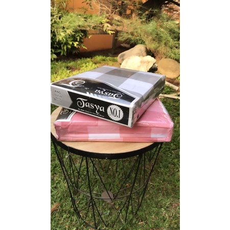 Sprei Kotak EMILY | Sprei Katun Elbhe Motif EMILY Kotak-Kotak | Sprei katun Halus | Sprei Kotak Aest