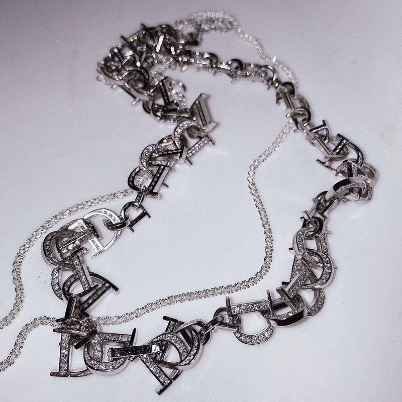 Kalung Rantai Dengan Liontin Huruf D Aksen Berlian Untuk Wanita