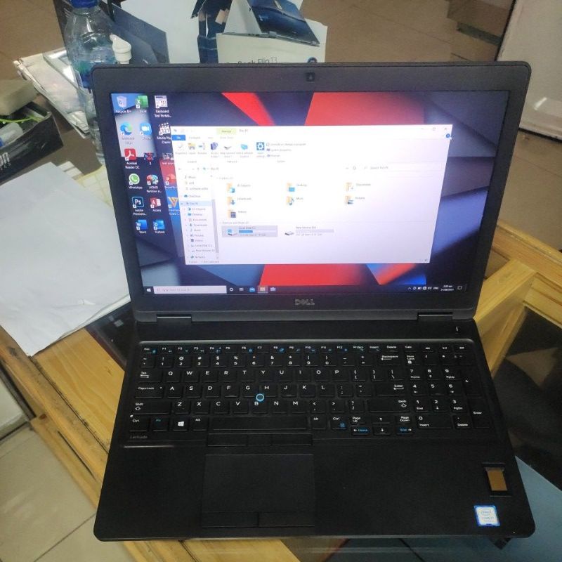 Laptop dell 5580 core i7 gen 7 ram 8gb layar 15 inch keyboard us becklight