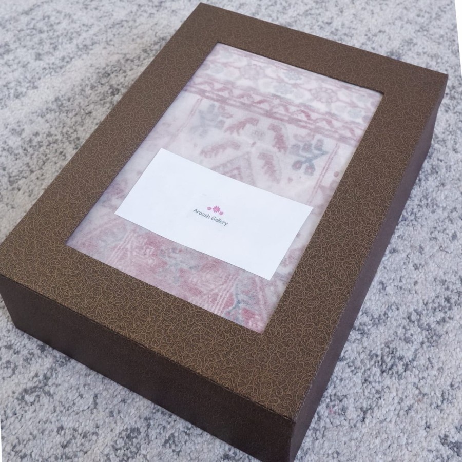 

Box Hampers (khusus untuk produk permadani sentral)