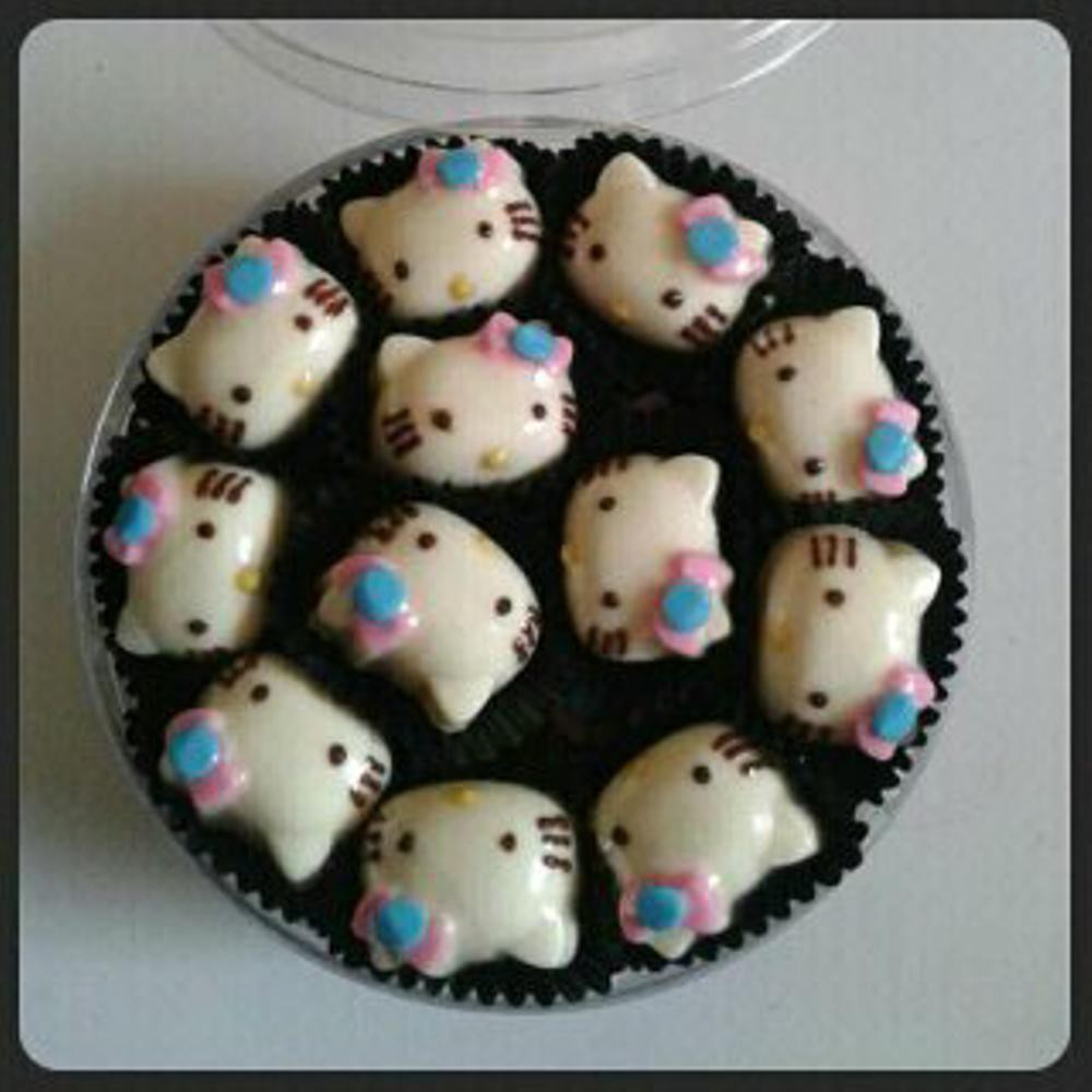 

coklat praline motif hellokitty toples (250 gram)