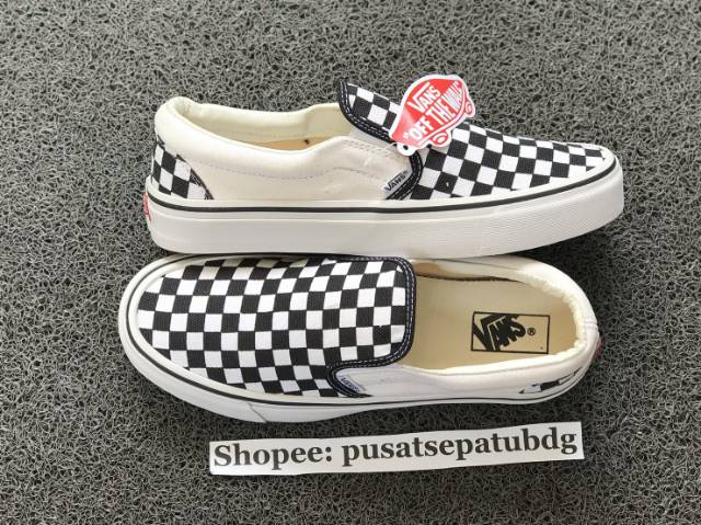 VANS SLIP ON CLASIC CHECKERBOARD CATUR BLACK WHITE WAFFLE DT