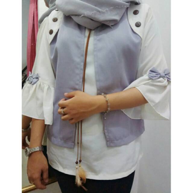 Atasan putih kombinasi balero.