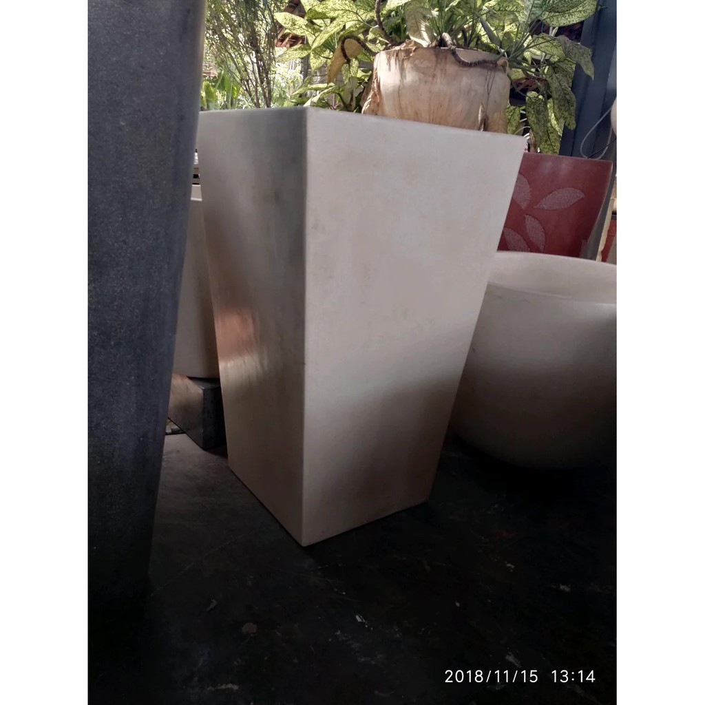Pot teraso piramid finishing glossy tinggi 90