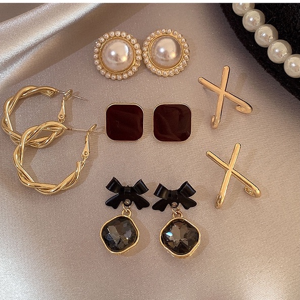 Anting Tusuk Motif Bunga simple Ala retro Warna Hitam Untuk Wanita