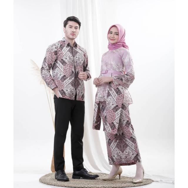 Couple Kanaya Pink