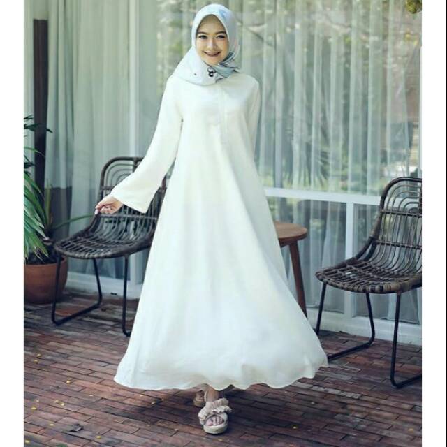 maxi dress putih