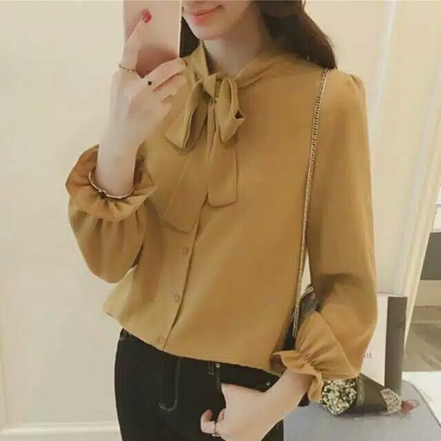 Amanta blouse Bahan Twiscone(kancing Hidup) Ukuran Fit L