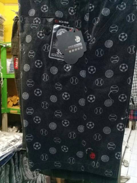 Celana distro pendek motif 8184