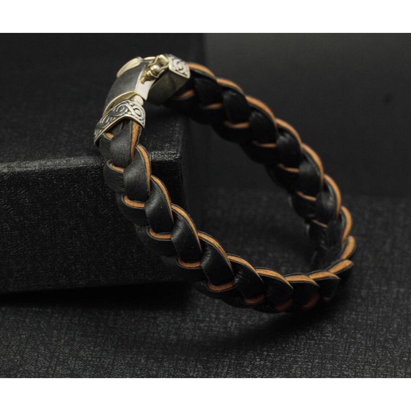 gelang perak dengan kulit asli