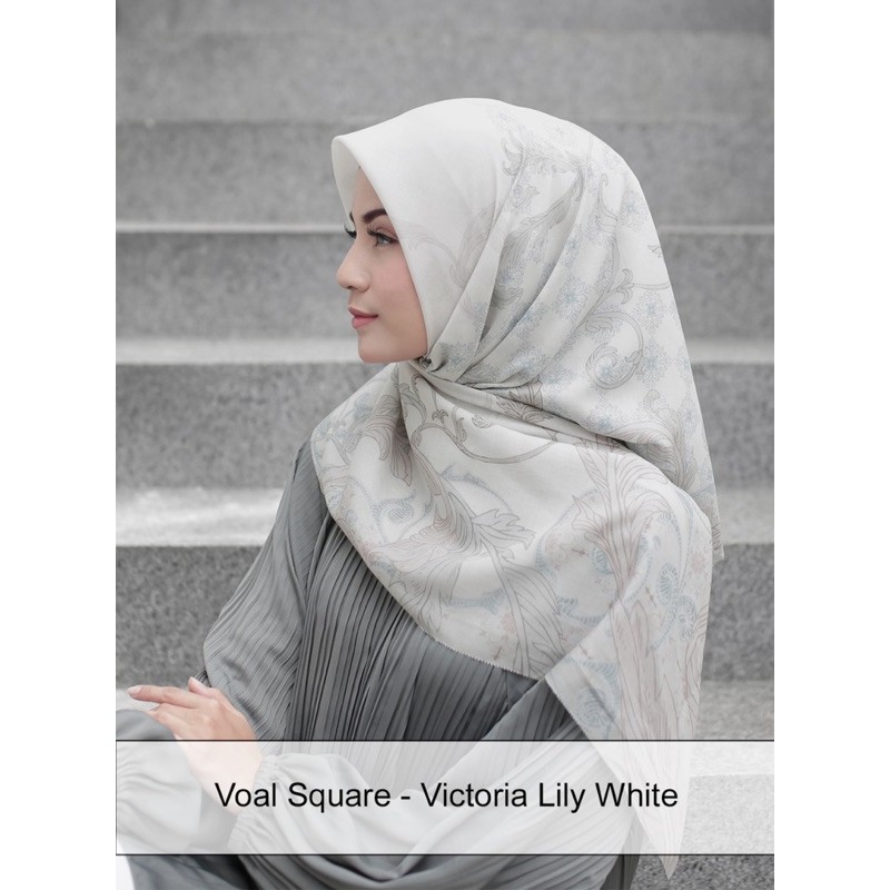 READY STOCK VICTORIA LILY WHITE BY ARSSCARF