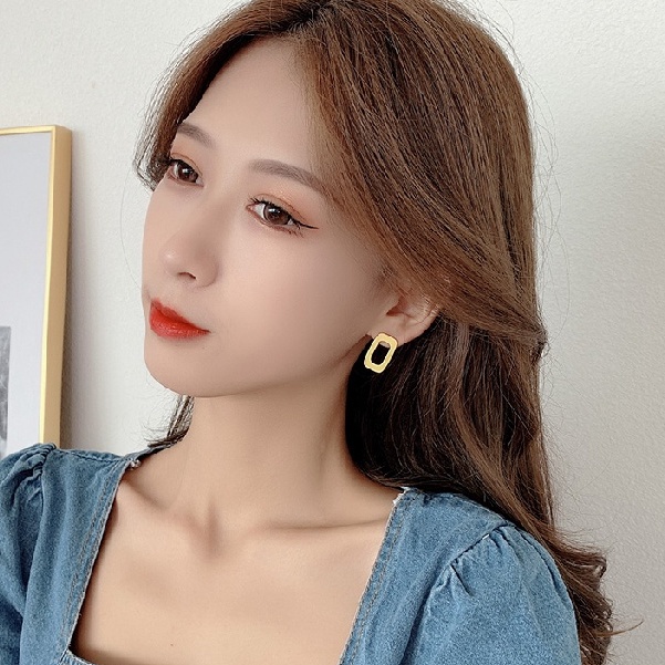 Anting Bahan Metal Warna Emas Gaya Vintage