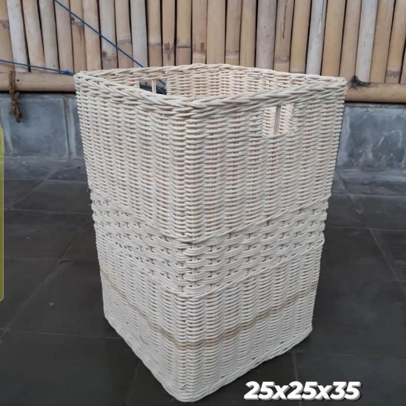 keranjang rotan kotak / laundry basket rotan