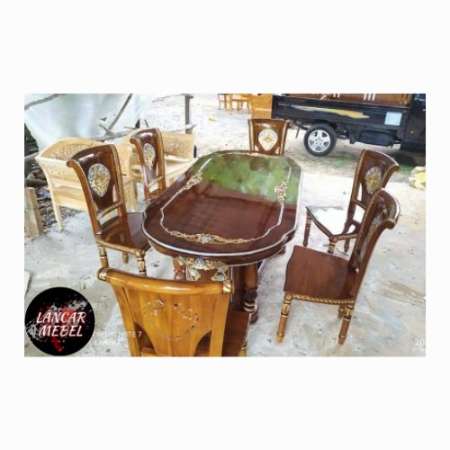 Meja Makan 6 Kursi Finishing Jati