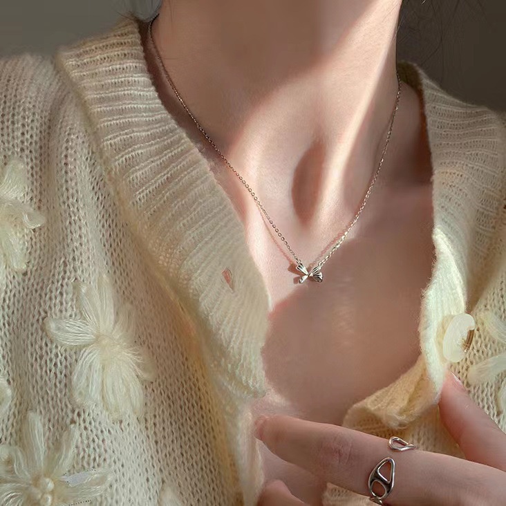 Kalung Pendek Liontin Pita Warna Silver Gaya Vintage Perancis Untuk Wanita